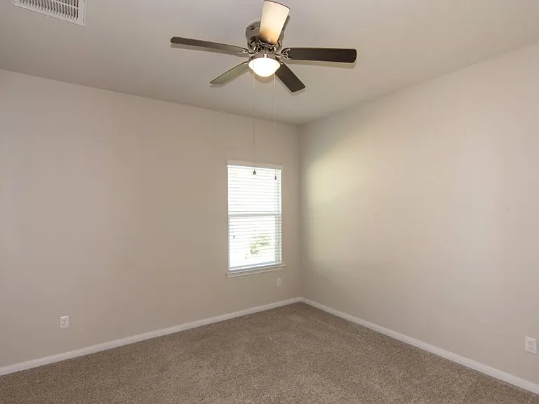 649 Donegal Ln — Photo 19