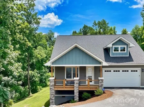 14 Cider Hill Ln, Hendersonville, NC 28792