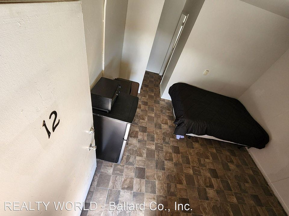 2nd image of 3065 S Virginia St #38