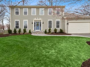 1930 S Falcon Dr, Libertyville, IL