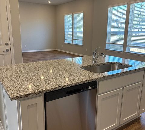 3rd image of 1020 Vista View Dr #701