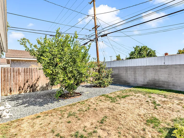 Arcturus Ave — Photo 22