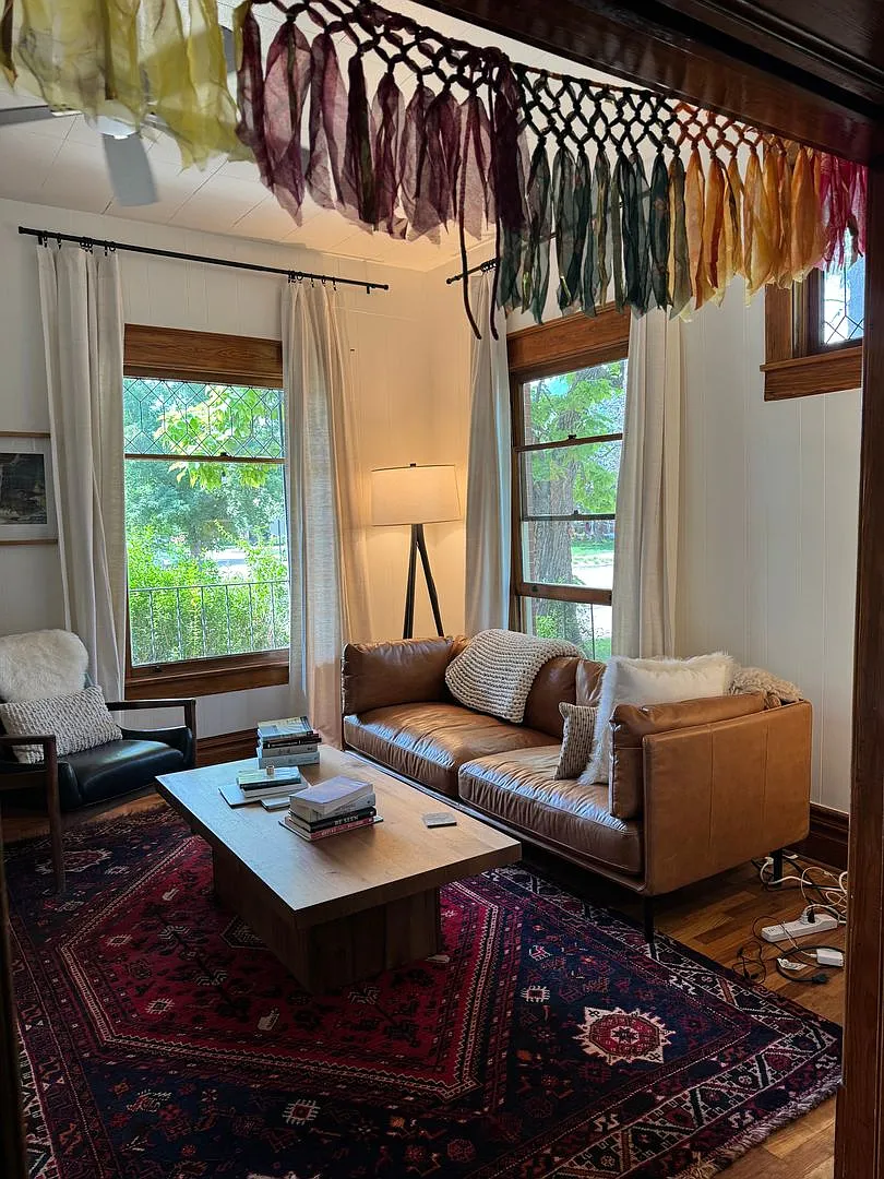 Sunny Whittier Neighborhood 1Bd+ in Victorian Triplex Near Pearl Street — Photo 4