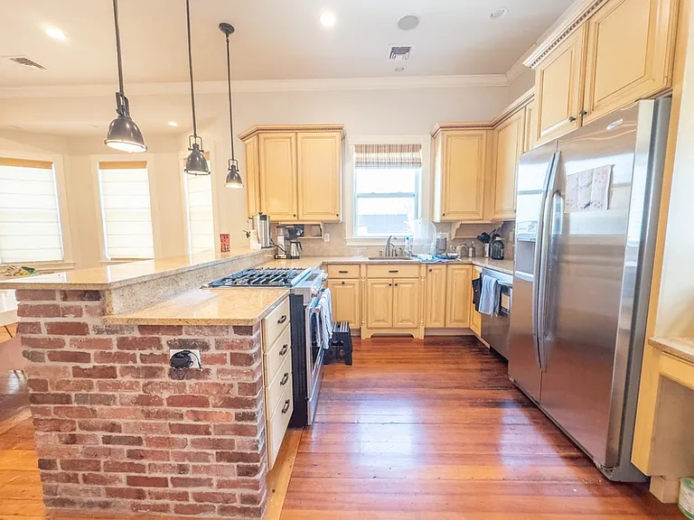 589 Franklin St #3 — Photo 7