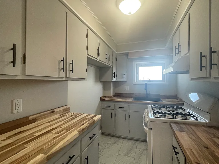 48 Woodlawn St #2 — Photo 5