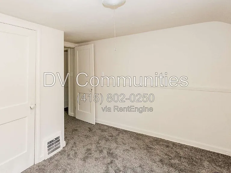 18412 Waterbury Ave — Photo 12