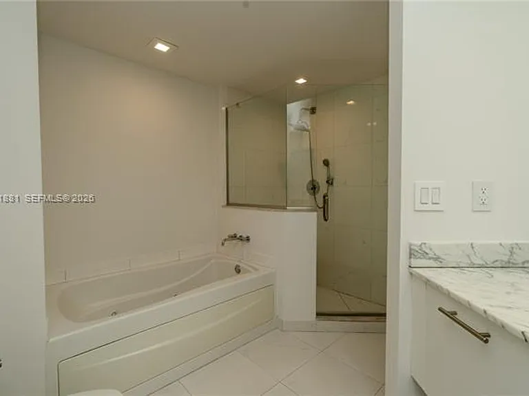 500 Brickell Ave #1407 — Photo 20