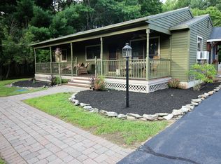 97 Edie Rd, Saratoga Springs, NY 12866