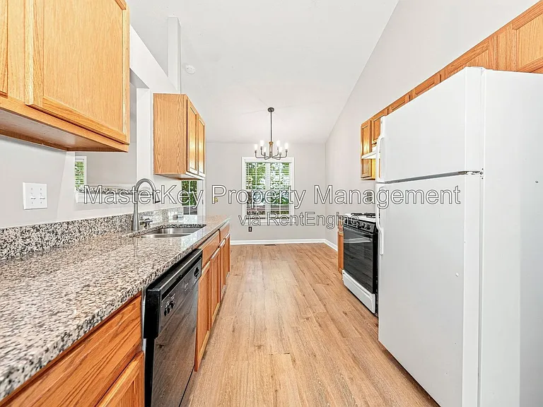 201 Harvester Dr — Photo 3