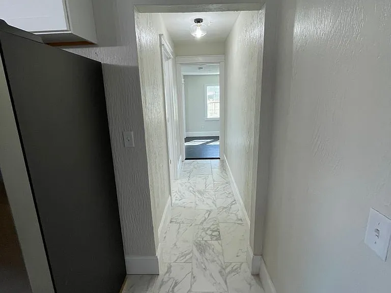 428 W Broadmoor St — Photo 18