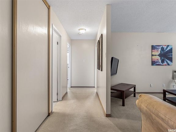 3rd image of 4230 Degeer St #214
