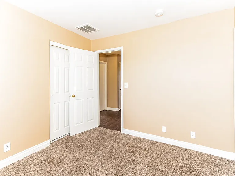 7300 Lost Shadow Ct — Photo 15