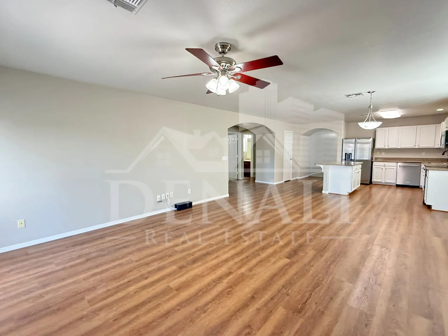 3 bed, 2.0 bath, 1745 sqft, $2,395 — Photo 3