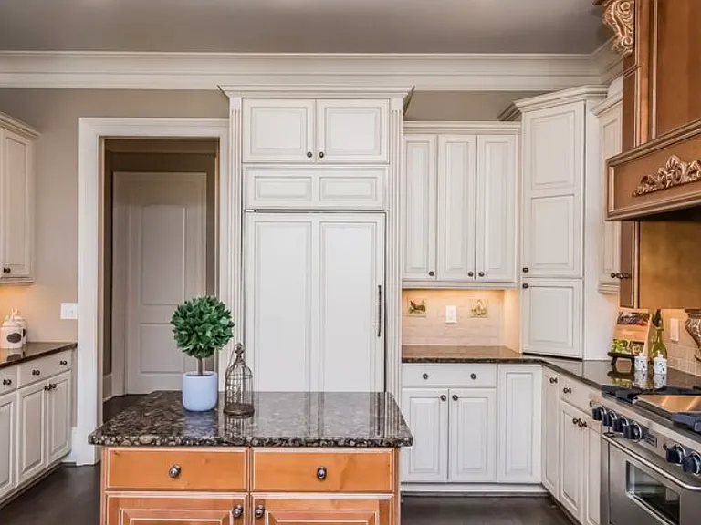 905 Shepards Ct — Photo 6