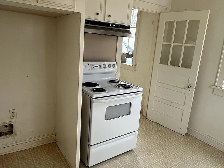 715 Boulevard St — Photo 6