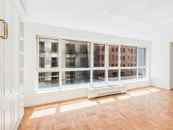 200 Central Park South image 9 of 12