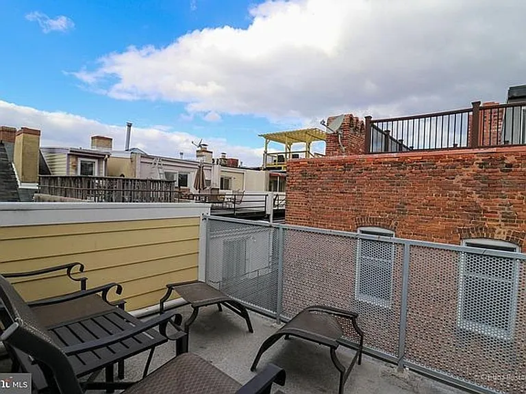 4 E Henrietta St — Photo 4