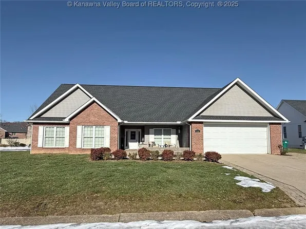 228 Glen Oaks Ct, Hurricane, WV 25526