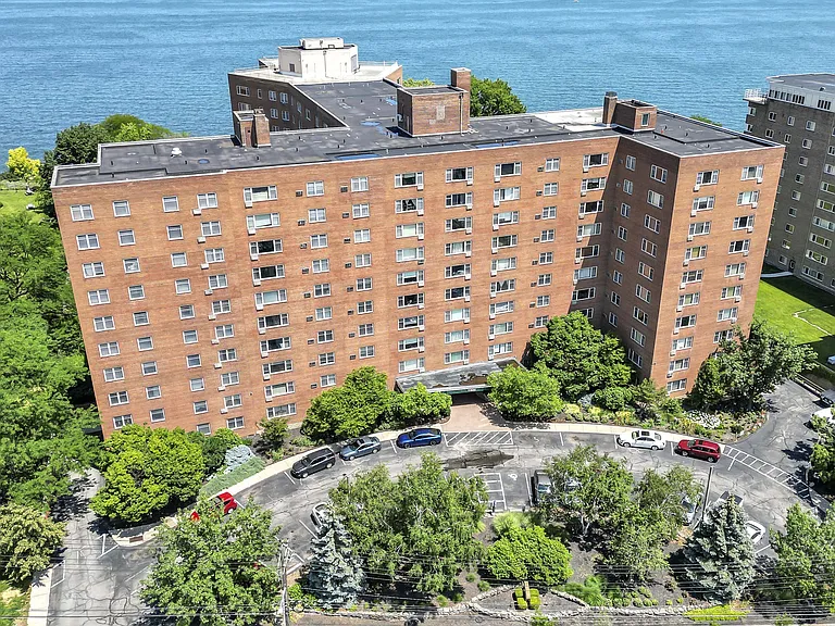 11850 Edgewater Dr #820 — Photo 42