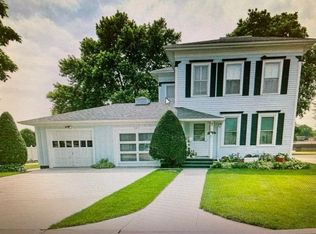 803 S Center St, Geneseo, IL 61254