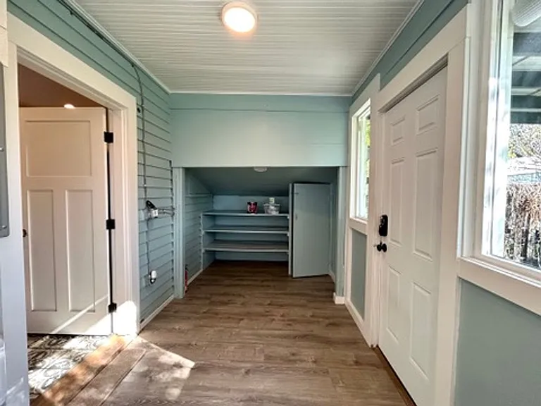 302 S Anderson St — Photo 17