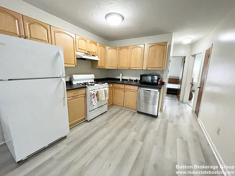 92 Hammond St — Photo 28