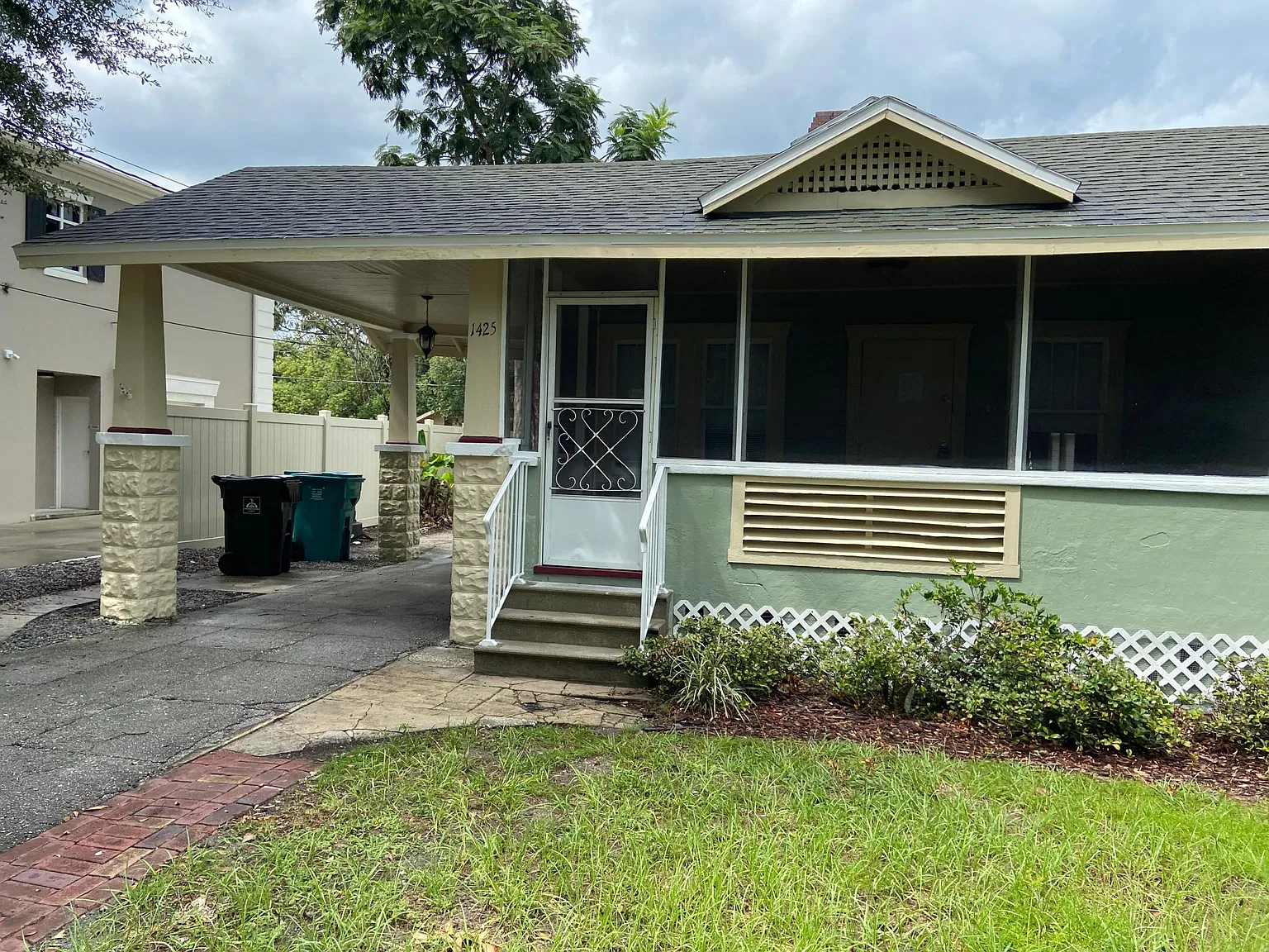 3 bed, 1100 sqft, $2,150 — Photo 2