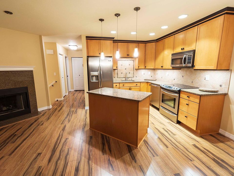 1st image of 8950 Northwood Park Cir