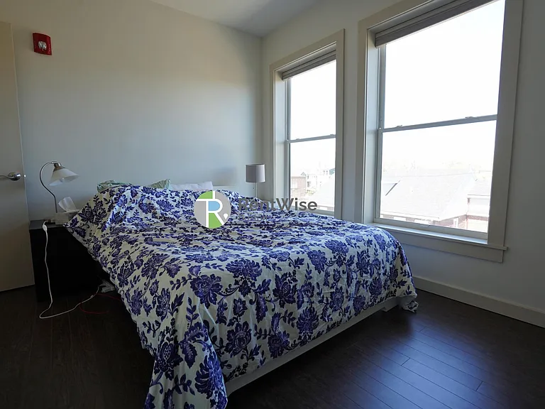 400 Langley Rd #301 — Photo 32