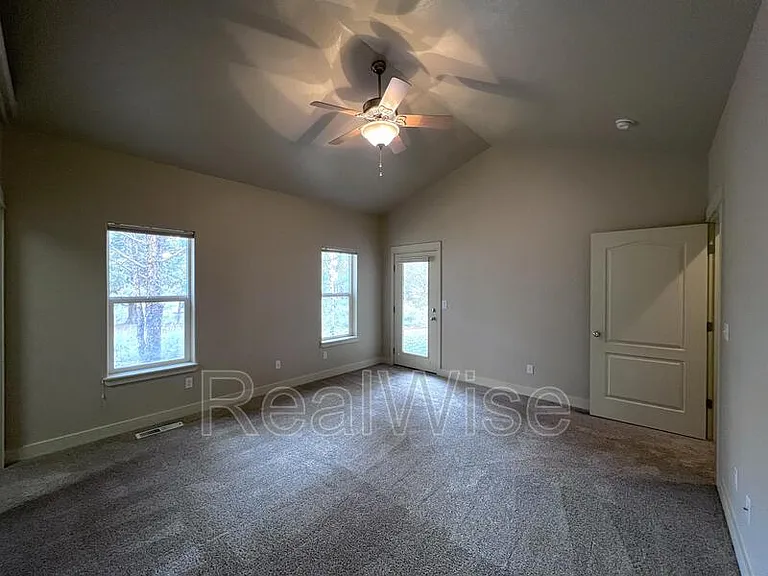 835 Nutcracker Dr — Photo 23