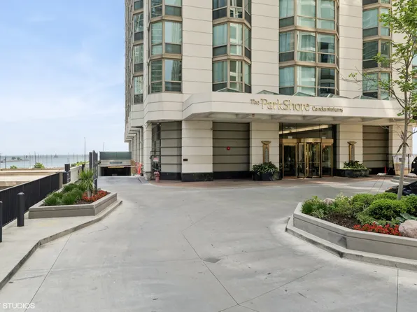 195 N Harbor Dr APT 709, Chicago, IL 60601