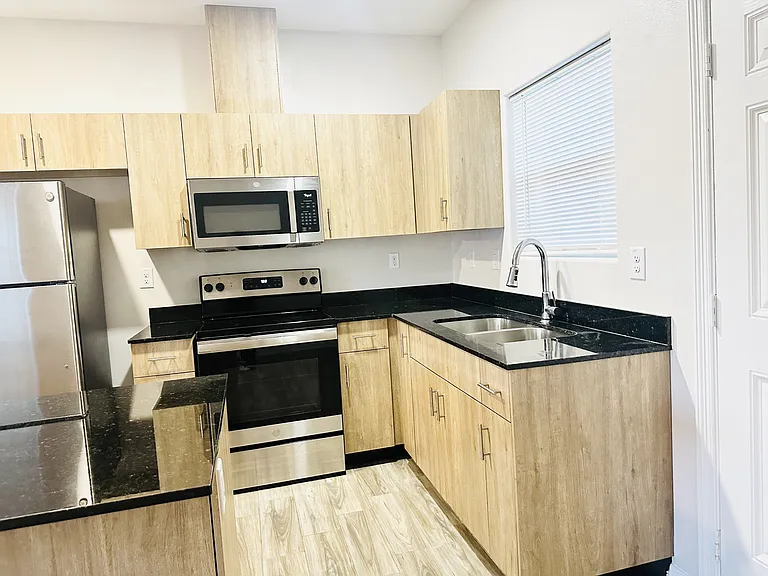 5200 N Dahlia St #2 — Photo 12