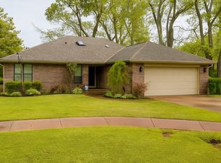 501 Meadow Ridge Cir, Norman, OK 73072