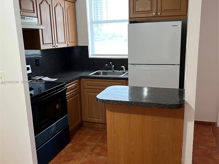 1801 S Treasure Dr #512A — Photo 5