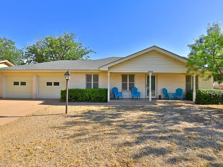 2810 Arrowhead Dr — Photo 37