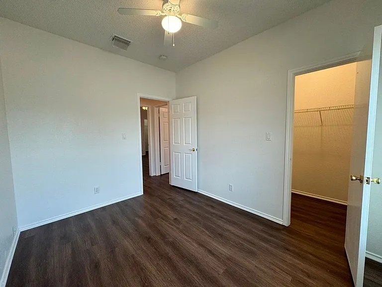 16404 Edgemere Dr — Photo 9