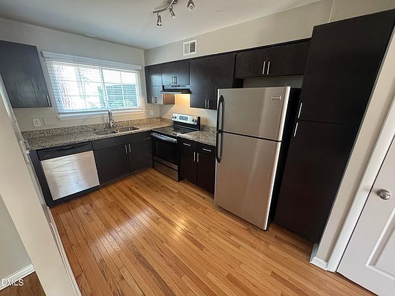 3rd image of 2616 Noble Rd APT B