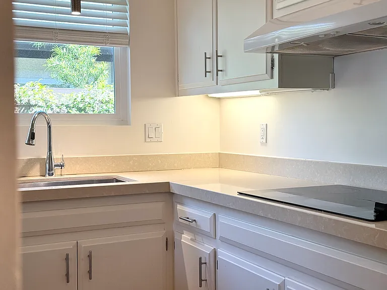 5770 Soledad Mountain Rd — Photo 22