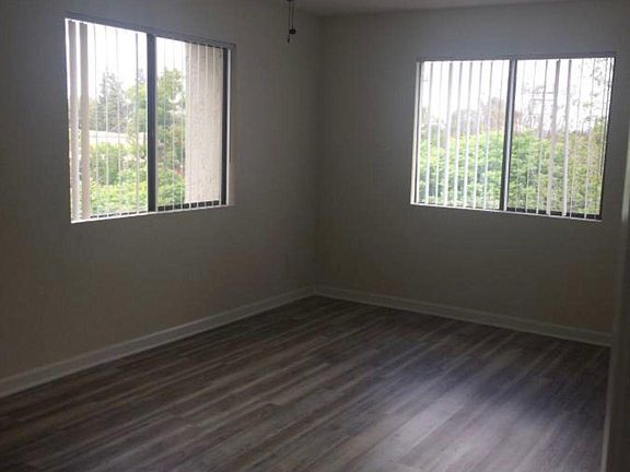 5th image of 1025 S Sunshine Ave Unit H