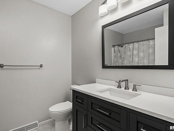 4th image of 817 Birchwood Dr