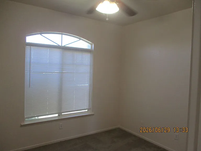 1225 E Cinnamon Dr — Photo 8