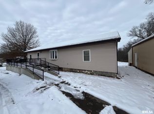 897 E 1320 North Rd, Taylorville, IL 62568