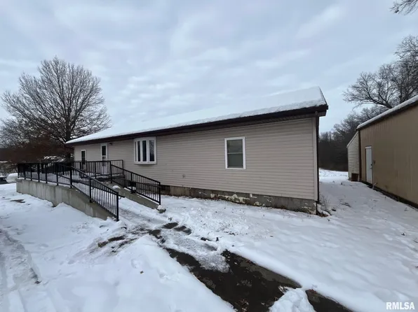 897 E 1320 North Rd, Taylorville, IL 62568