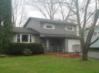 510 Sunflower Dr, Liverpool, NY 13088