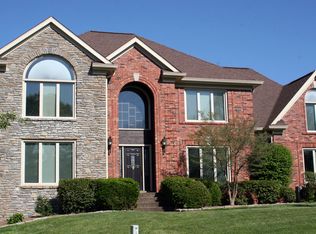 7703 Hall Farm Dr, Louisville, KY 40291