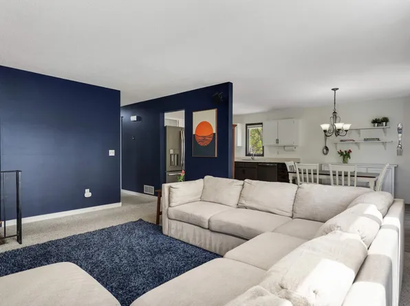 5749 W 137th St, Savage, MN 55378