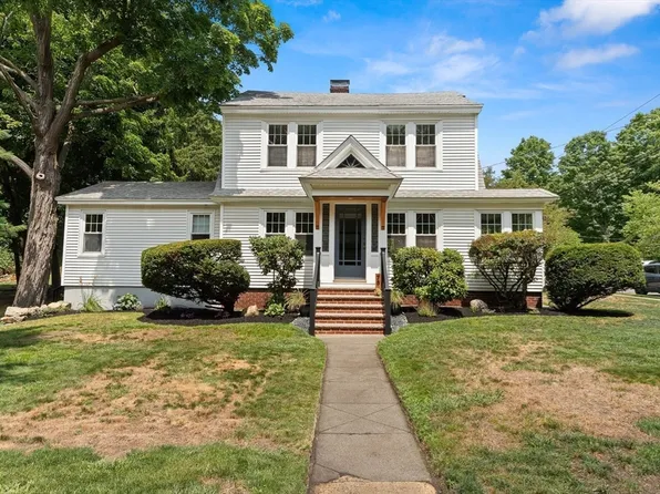 76 Pleasant St, Methuen, MA 01844