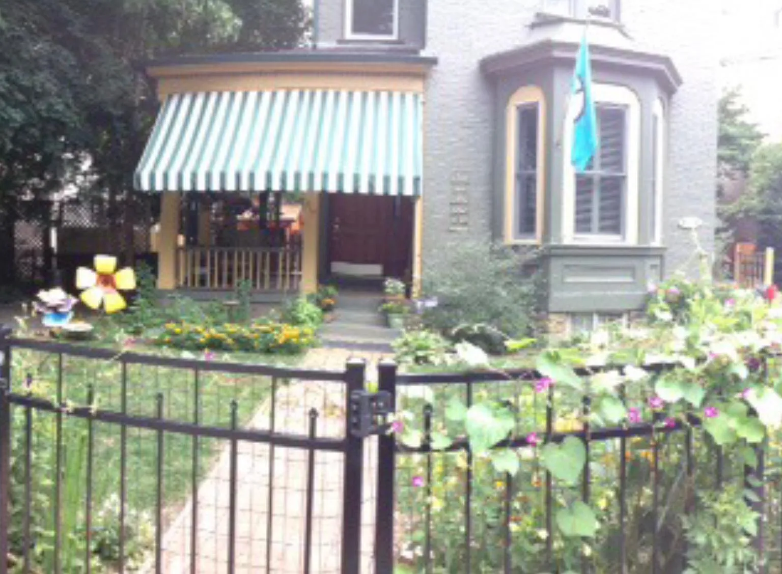 917 S Aiken Ave — Photo 1