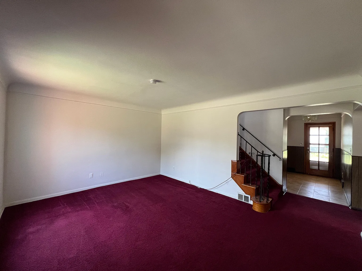 3 bed, 1.5 bath, 1262 sqft, $1,375 — Photo 3