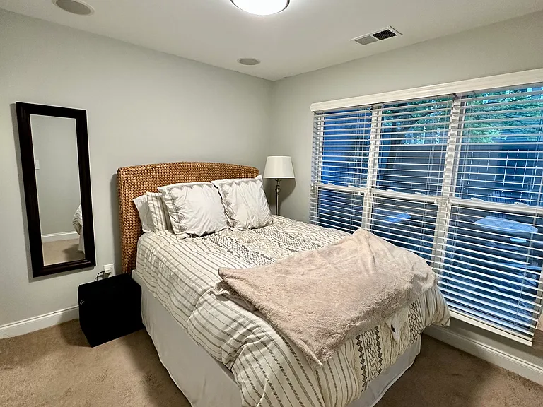 922 Garden District Dr — Photo 15